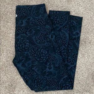 Lululemon black and blue high rise Wunder Unders